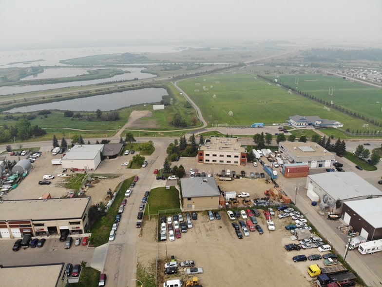 More Photos Of 35 Renault Cres, St. Albert Flex For Sale