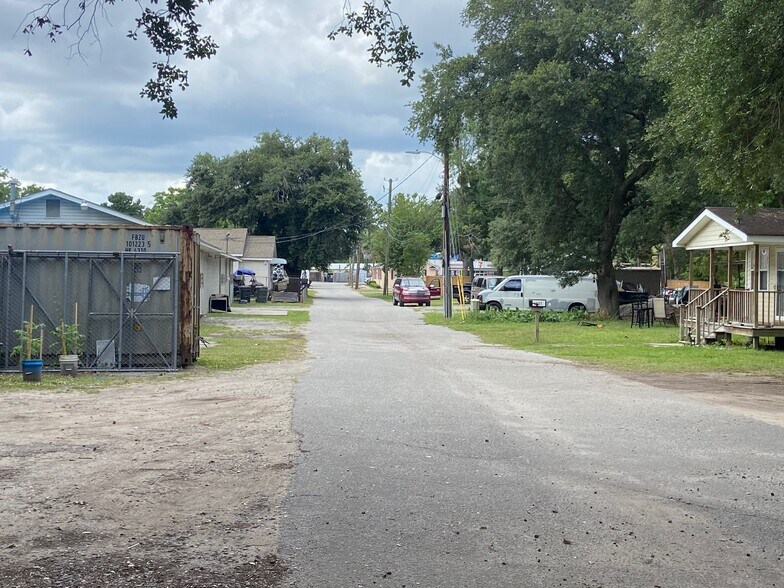 More Photos Of 5639 Pullman Ave, North Charleston Warehouse For Sale