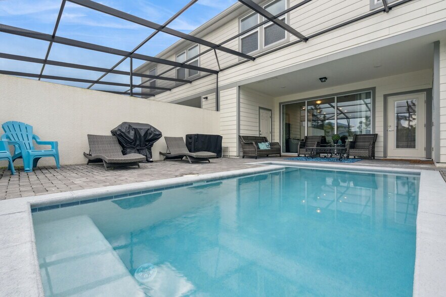 More Photos Of 921 Paradise Dr, Davenport Apartments For Sale