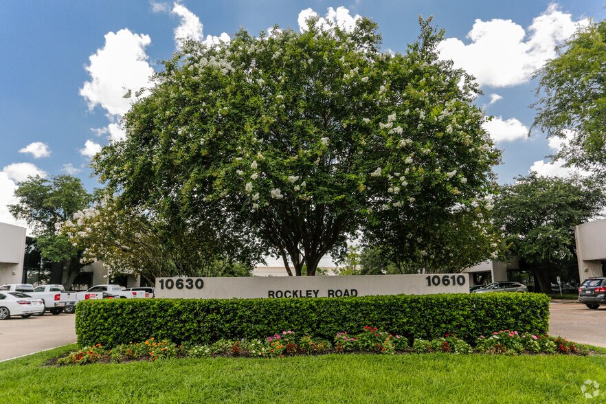 More Photos Of 10610-10618 Rockley Rd, Houston Unknown For Lease