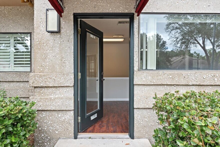 More Photos Of 4540 Southside Blvd, Jacksonville Loft Creative Space For Lease