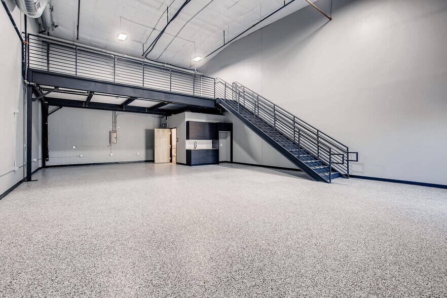 More Photos Of 7637 Fm 3009, Schertz Light Distribution For Sale