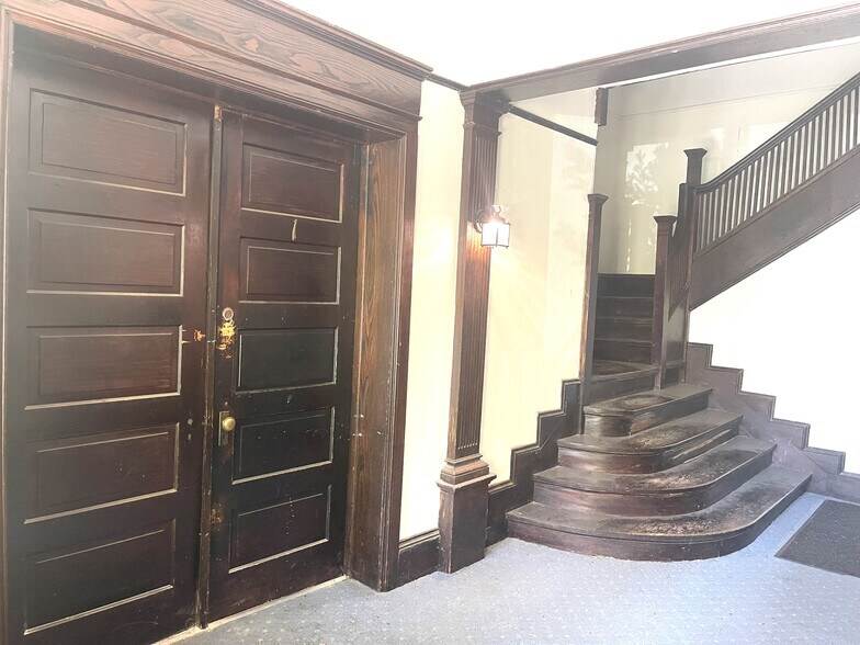 More Photos Of 506 E Seneca St, Ithaca Multifamily For Sale