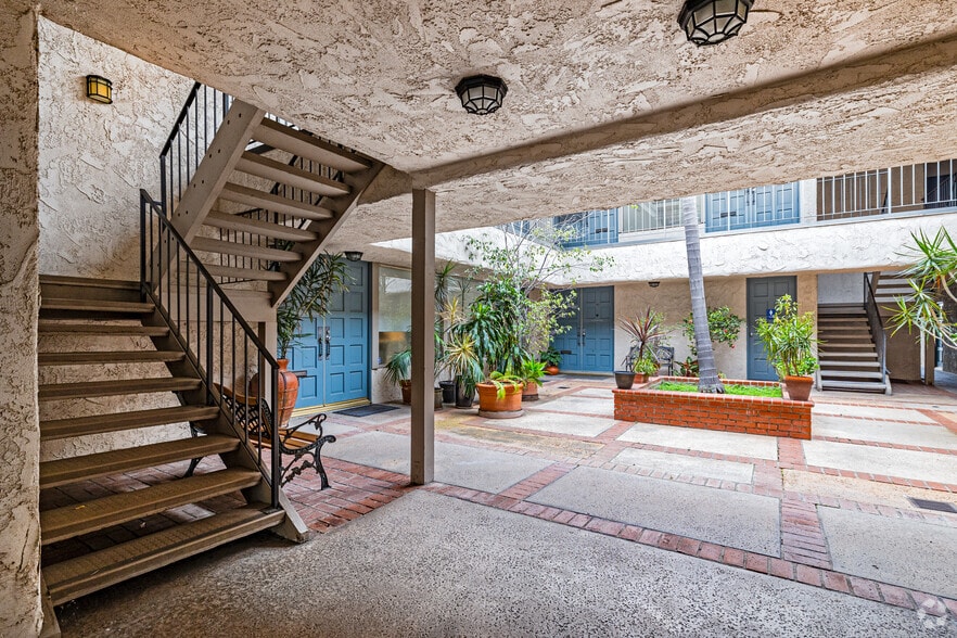 More Photos Of 3205 Ocean Park Blvd, Santa Monica Loft Creative Space For Lease