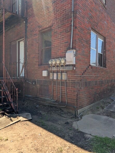 More Photos Of 101 N 7th St, Ponca City Multifamily For Sale
