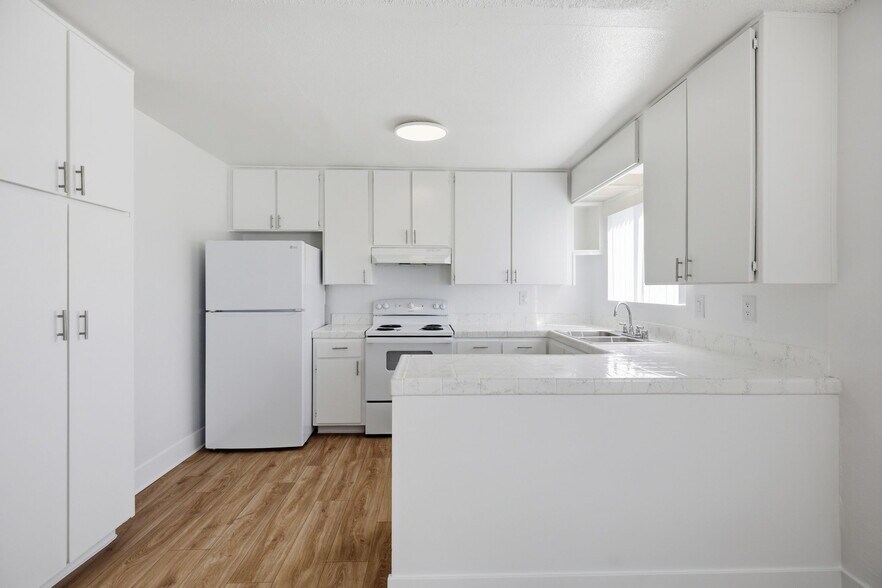 More Photos Of 725 N Fig St, Escondido Apartments For Sale