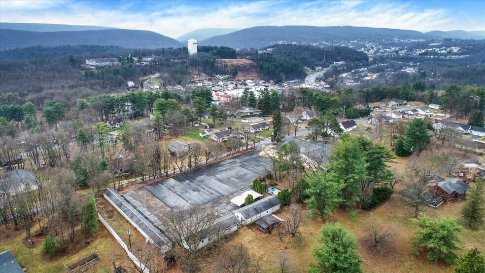 More Photos Of 145 Chamberlaine Ave, Pottsville Flex For Sale