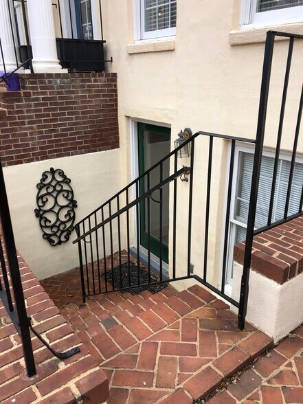 More Photos Of 17 S Madison St, Middleburg Storefront Retail Residential For Sale