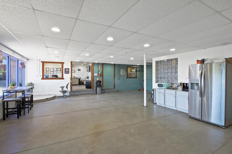 More Photos Of 4267 S Broadway, Englewood Auto Dealership For Sale