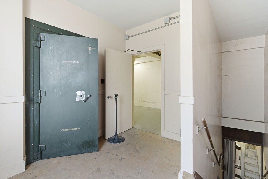 More Photos Of 1025 Central Ave, Tracy Medical For Sale