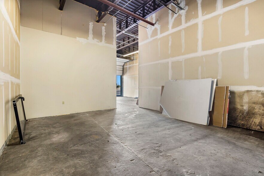 More Photos Of 215 N Grant Ave, Springfield Office For Lease