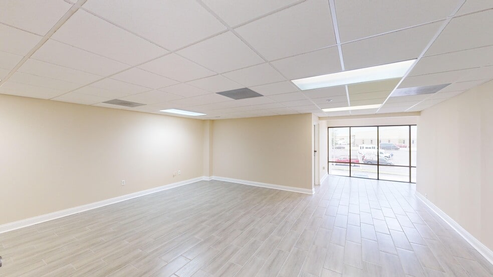 More Photos Of 5118 N 56th St, Tampa Office For Lease