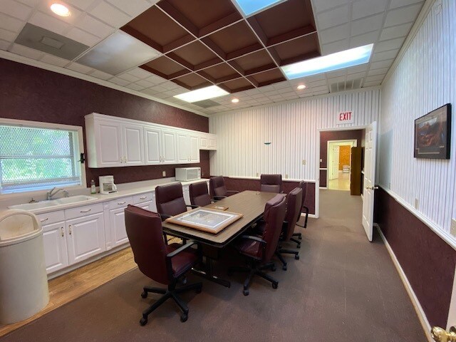 More Photos Of 1168 Bauskett St, Edgefield Warehouse For Sale