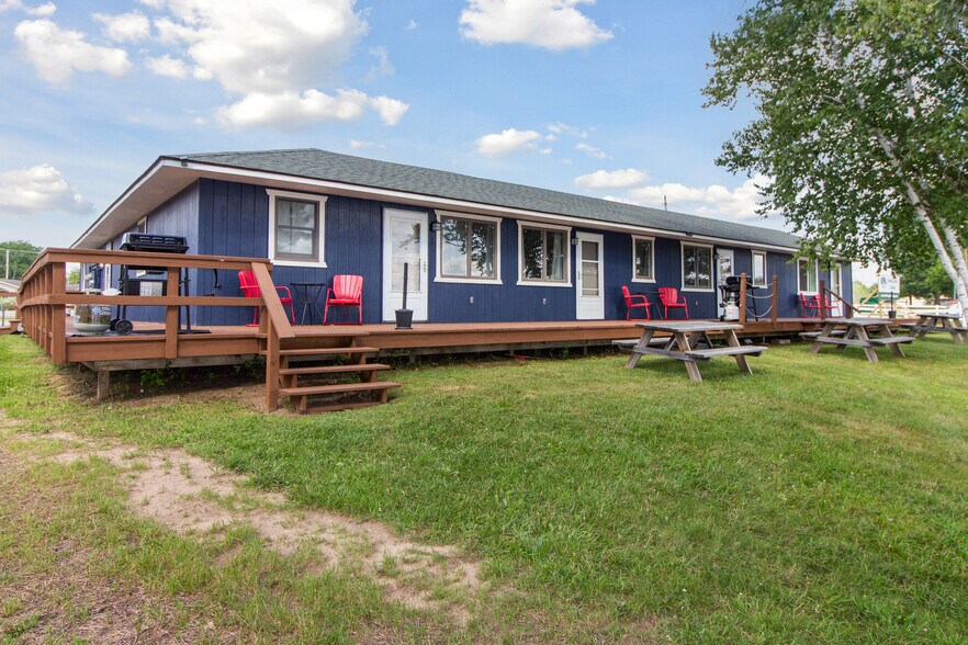 More Photos Of 4998 Main Ext, Long Lake Hospitality For Sale