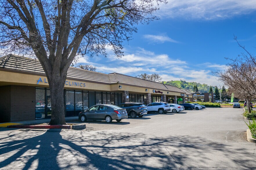 More Photos Of 951-991 Alamo Dr, Vacaville General Retail For Sale
