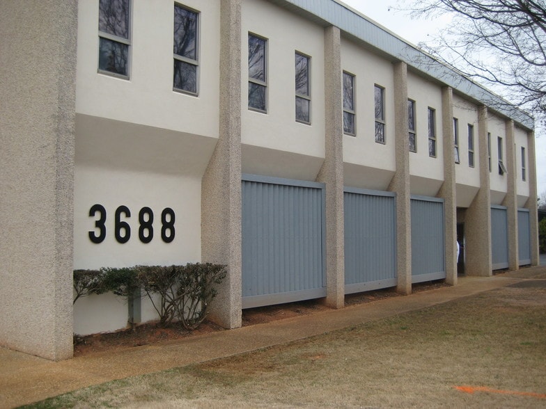 More Photos Of 3688 Clearview Ave, Doraville Unknown For Lease