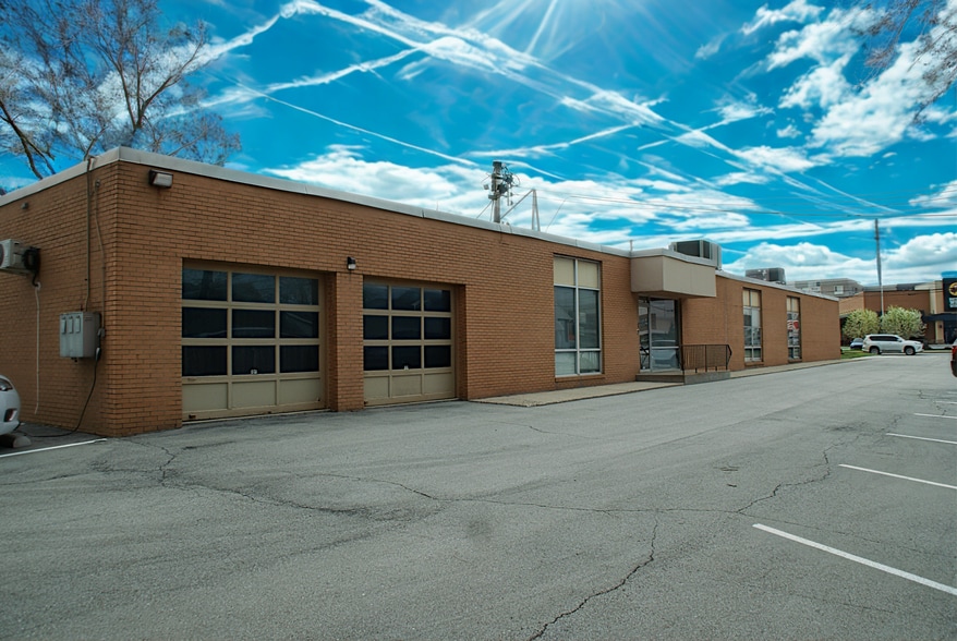 More Photos Of 2730 E 62nd St, Indianapolis Office For Sale