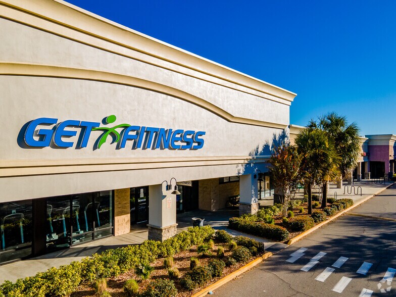 More Photos Of 13801-13847 Walsingham Rd, Largo General Retail For Lease