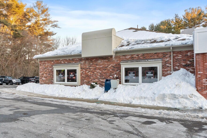 More Photos Of 225 Groton Rd, Westford Storefront Retail Office For Lease