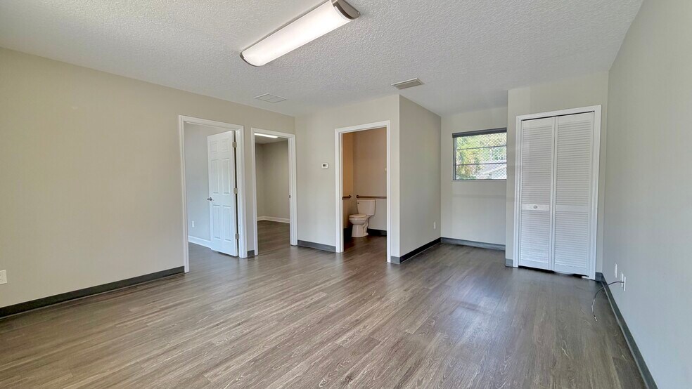 More Photos Of 1108 S State St, Bunnell Office For Lease