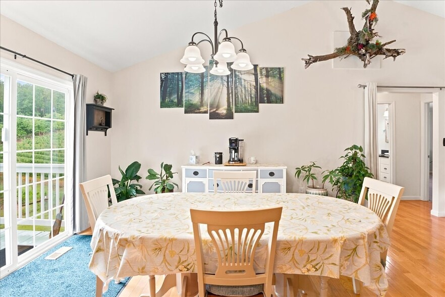 More Photos Of 1309 Redland Rd, Cross Junction Winery Vineyard For Sale