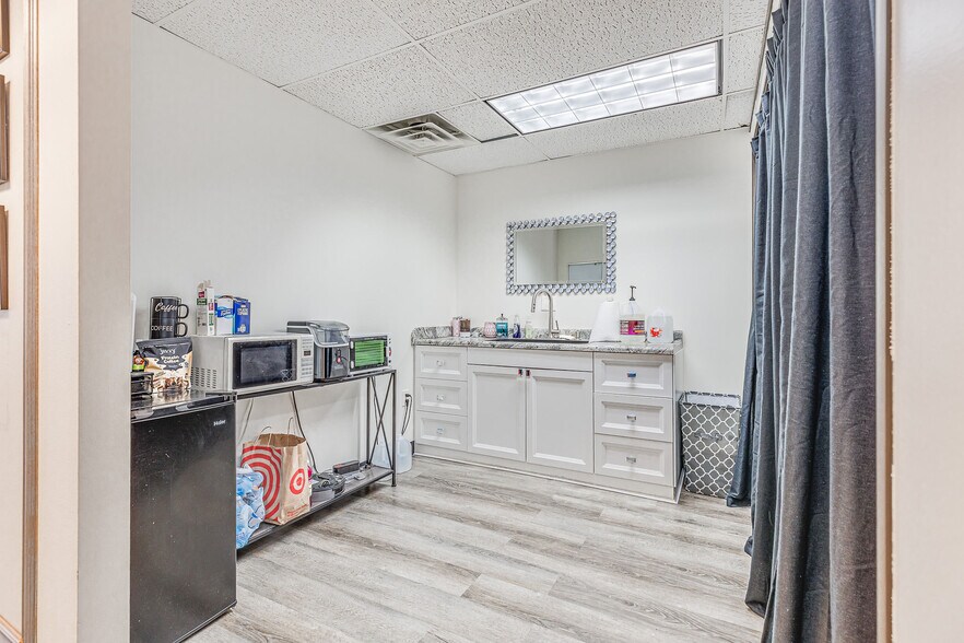 More Photos Of 831 Michigan Ave, Sheboygan Healthcare For Sale