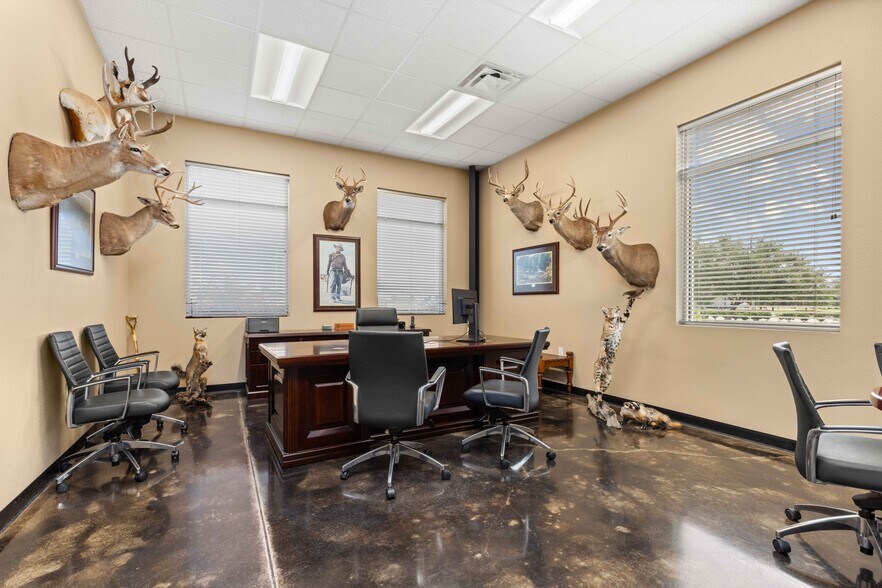 More Photos Of 3801 Knapp Rd, Pearland Loft Creative Space For Sale