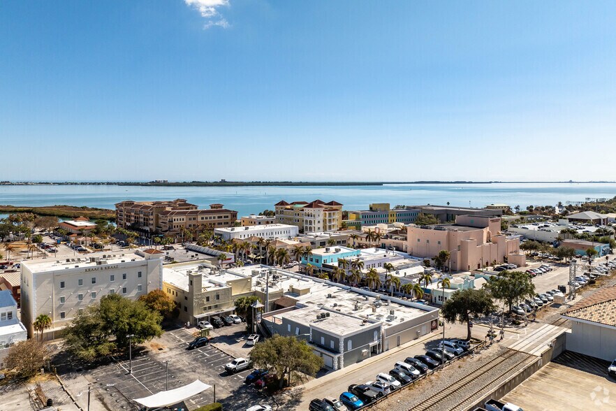 More Photos Of 108 N Depot Dr, Fort Pierce Office Residential For Lease