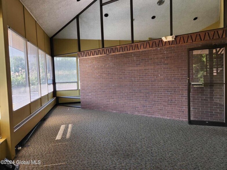 More Photos Of 436 New Karner Rd, Albany Office For Lease