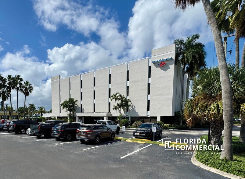 More Photos Of 900 SE Federal Hwy, Stuart Medical For Lease