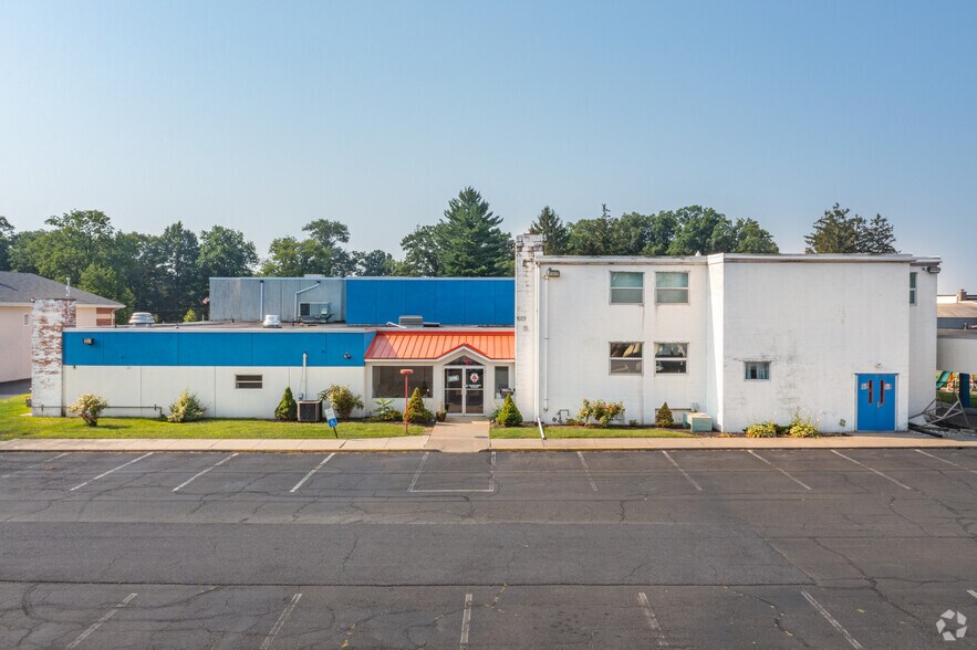 More Photos Of 151 S 14th St, Quakertown Health Club For Lease