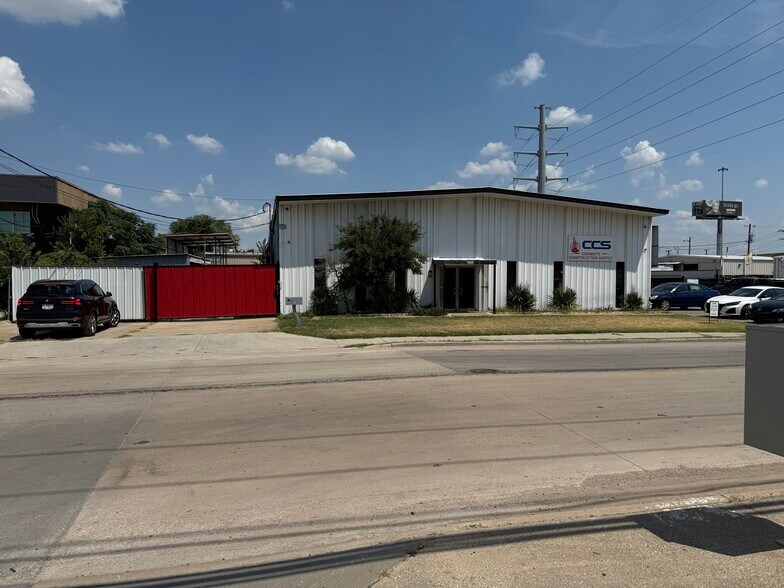 Primary Photo Of 2333 Joe Field Rd, Dallas Light Manufacturing For Lease