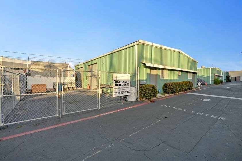 More Photos Of 4941 Pacific Hwy, San Diego Warehouse For Lease