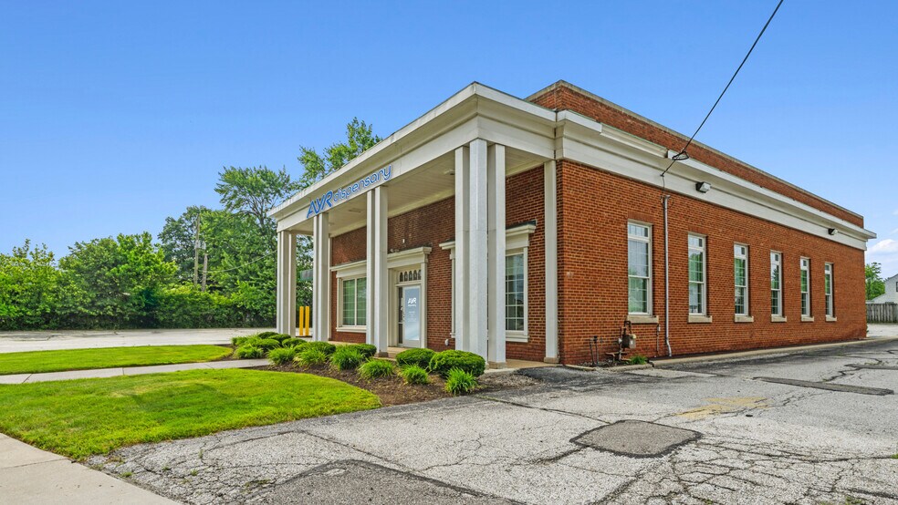 More Photos Of 6555 Pearl Rd, Parma Heights Storefront For Sale