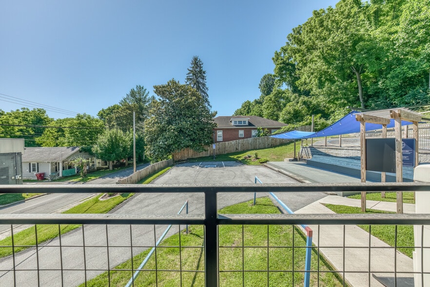 More Photos Of 640 E Maple St, Johnson City Bar For Sale