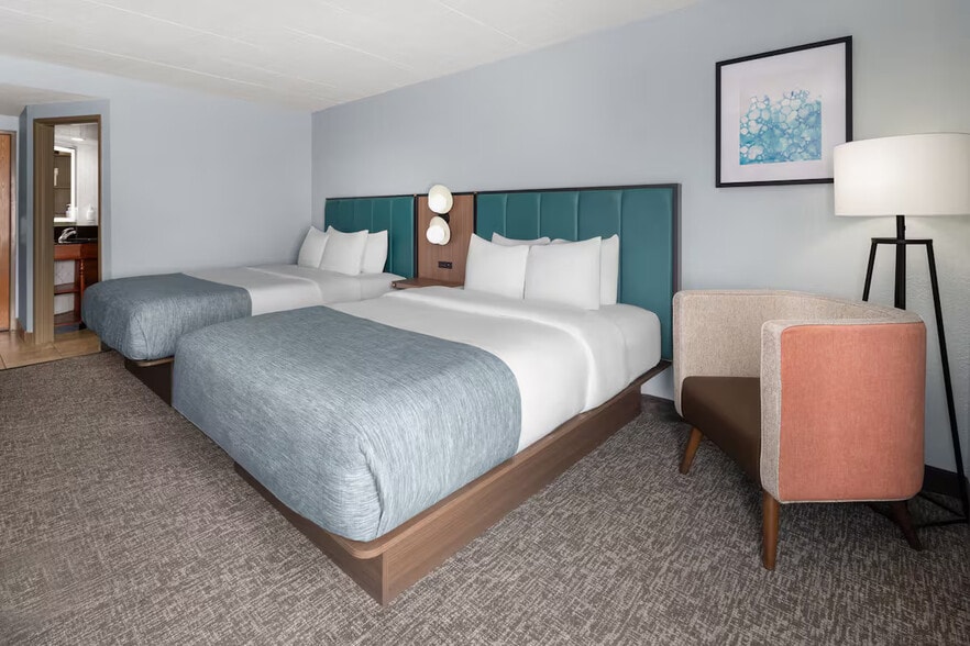 More Photos Of 210 Executive Dr, Cranberry Township Hotel For Sale