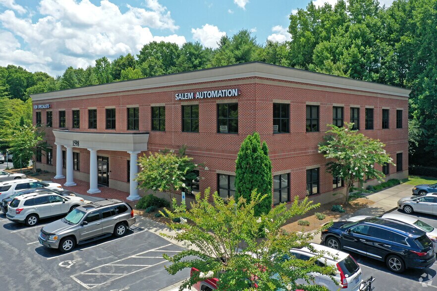 Primary Photo Of 1598 Westbrook Plaza Dr, Winston-Salem Office For Lease