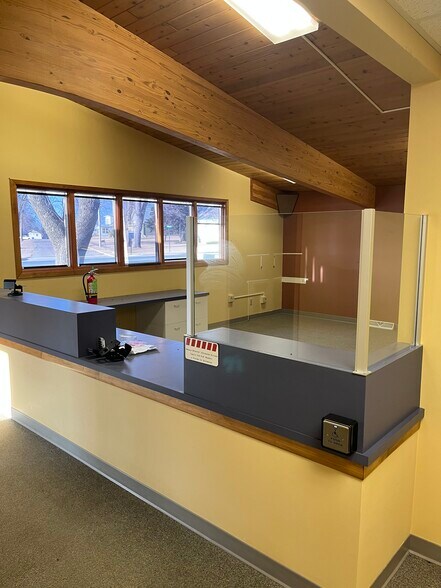 More Photos Of 192 Washington Ave, Alden Office For Sale