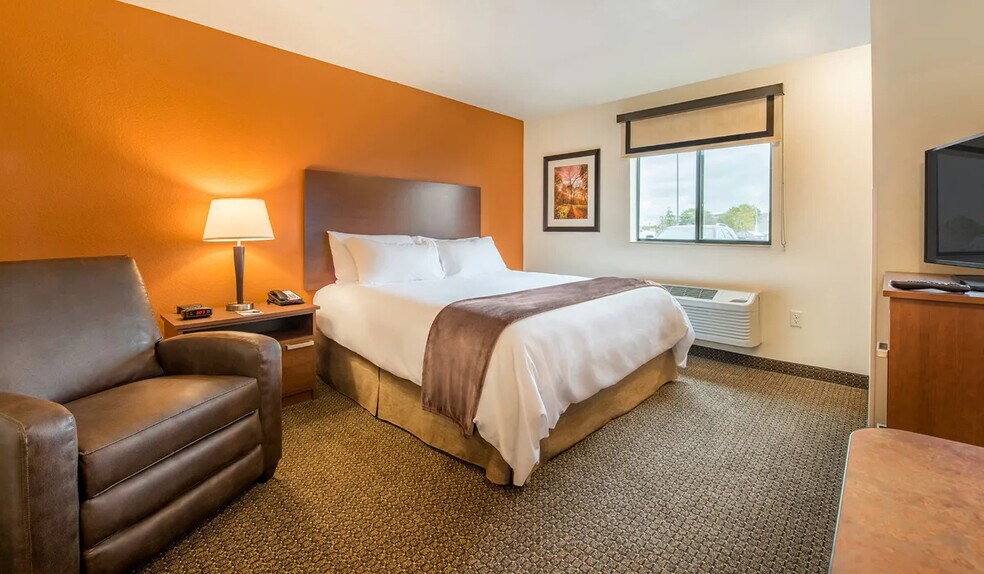 More Photos Of 1167 W 80 S, Hurricane Hotel For Sale