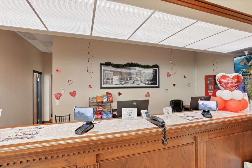 More Photos Of 301 Broadway, Lorain Hotel For Lease