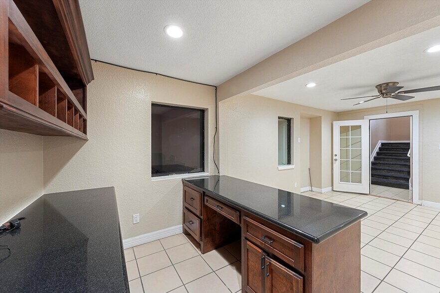 More Photos Of 620 Gellhorn Dr, Houston Warehouse For Sale