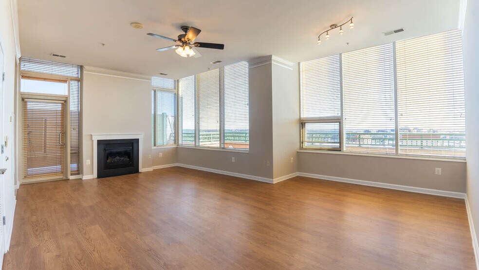 More Photos Of 901 N Nelson St, Arlington Apartments For Lease