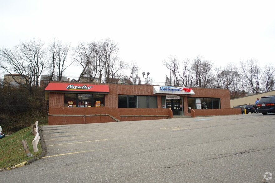 More Photos Of 1900-2010 Greentree Rd, Pittsburgh Unknown For Lease