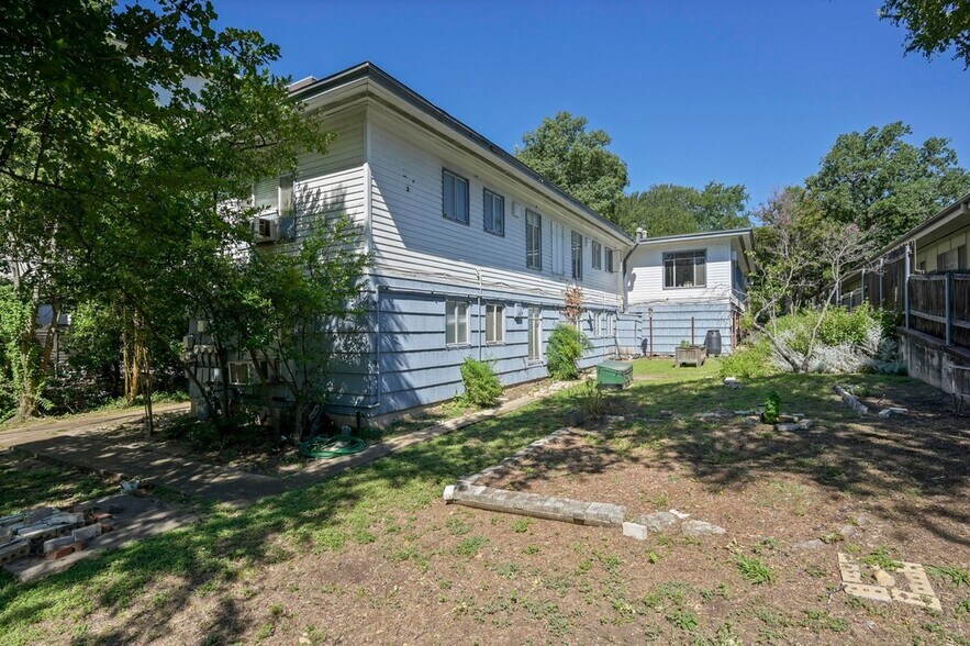 More Photos Of 1302 Norwalk Ln, Austin Apartments For Sale