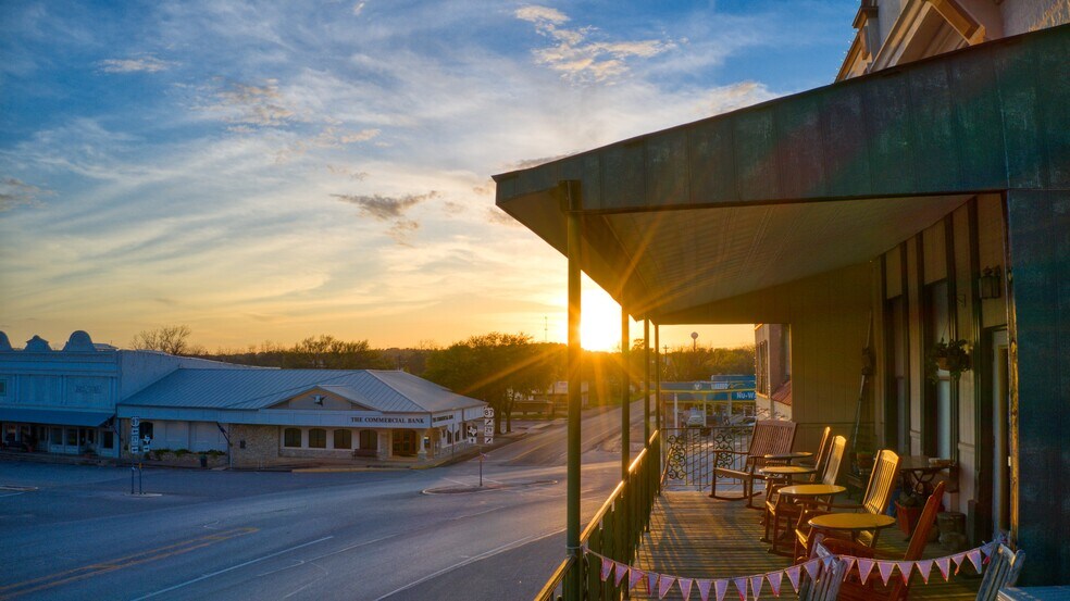 More Photos Of 226 Fort McKavitt St, Mason Hospitality For Sale