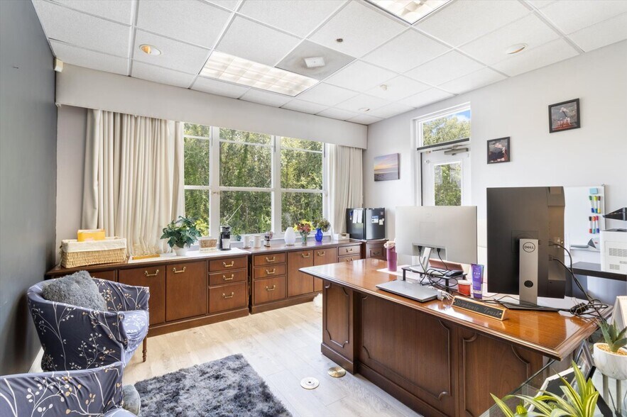 More Photos Of 268 S Suncoast Blvd, Crystal River Office For Sale