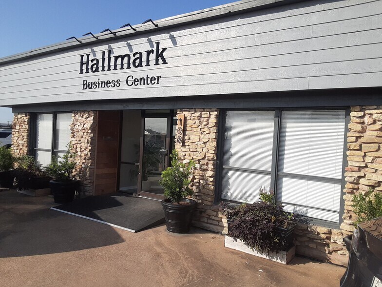 More Photos Of 108 Topeka Dr, Woodway Office Residential For Lease