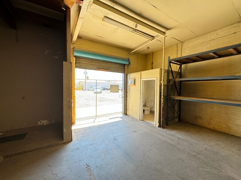 More Photos Of 25 N Extension Rd, Mesa Warehouse For Lease