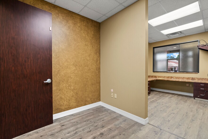 More Photos Of 3115 College Park Dr, Conroe Medical For Lease