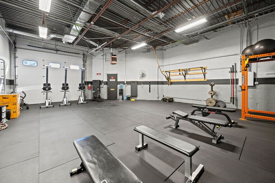 More Photos Of 2960 N Academy Blvd, Colorado Springs Office For Sale